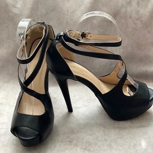 NWOT Strappy Peep toe Heels